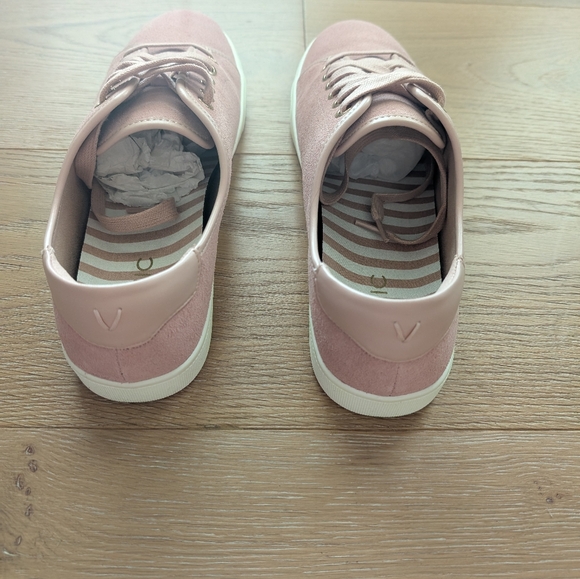 Vionic sneakers - Picture 9 of 13